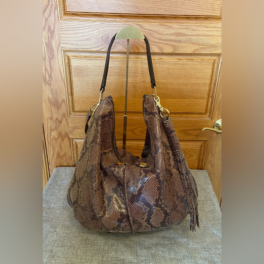 G.I.L.I. Milano Hobo Leather Zipper Strap, tassel